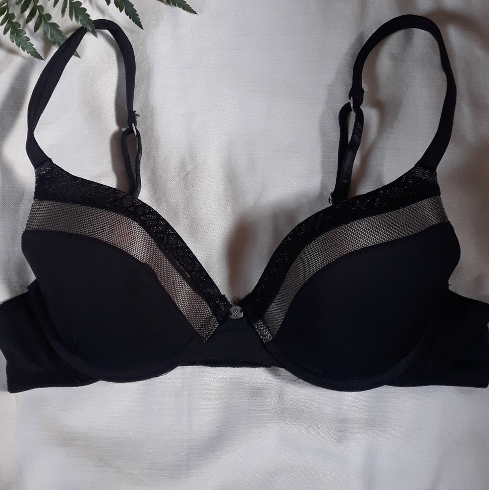 Izod Bra- lace accents